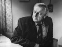 Кадр из фильма 'Красная стрела', СССР, 1986. На фо
