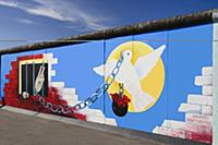 Germany, Berlin, The East Side Gallery, a 1.3  km 
