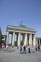 Germany, Berlin, Mitte, Brandenburg Gate in Parise