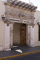 PERU / Arequipa / Historic town / Entrance of hist