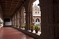 PERU / Cusco / Historic town / Church an Convent o