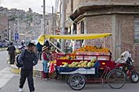 PERU / Puno / Street vendor selling fruits

© Ol