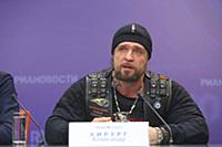 Александр Залдостанов («Хирург»)  на пресс-конфере
