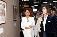 Софи Лорен на открытие выставки художника Никаса С