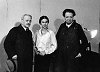 Подборка архивных фотографий художницы Фриды Кало 