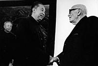 2386983 The Chinese leader Hua Guofeng shakes hand