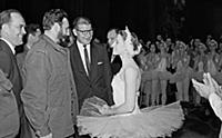 1148089 Fidel Castro Talks To Soviet Ballet Dancer