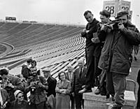 1148607 Fidel Castro Taking Photographs In Leningr