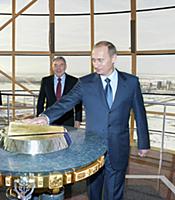 3910963 Russian President Vladimir Putin (R) and K