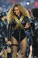 SAN FRANCISCO, CA - FEBRUARY 7: Beyonce performs d