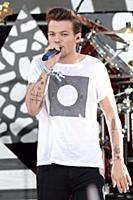 Louis Tomlinson of One Direction performs on Good 