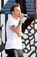 Louis Tomlinson of One Direction performs on Good 