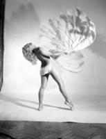 Архивное фото: Танцовщица и актриса Сира Марти (Sy