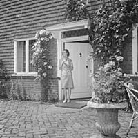 Vivien Leigh, 1913-1967, at her country retreat Ti