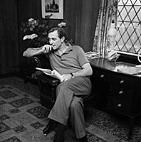 Richard Denning (1914 - 1998) American actor who s