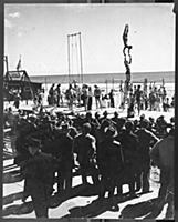 Muscle Beach, Santa Monica 1940s. Acrobats, gymnas