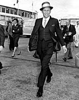 Frank Sinatra at London Airport
August 1961

US