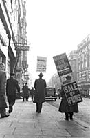 Between the boards:  The sandwich board men of Lon