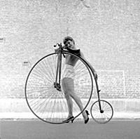 Beauty and the Bike
©2006 TopFoto/Ken Russell
Ph