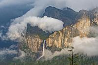 Bridal Veil Falls, Yosemite National Park, Califor