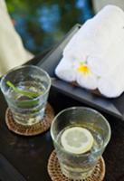 Drinks and towels at the Hotel and Ayurveda Spa Sh