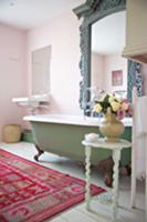 Cozy bathroom in 'Shabby Style' with colorful carp