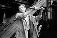 Кадр из фильма «Строится мост», 1965.