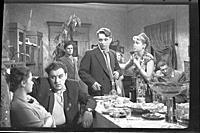 Кадр из фильма «Человек родился», (1956). На фото: