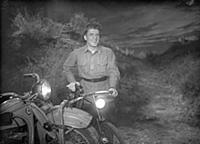 Кадр из фильма «Трактористы», (1939).