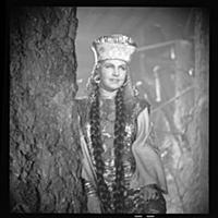 Кадр из фильма «Каменный цветок», (1946). На фото: