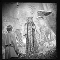 Кадр из фильма «Каменный цветок», (1946). На фото:
