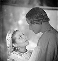 Кадр из фильма «Каменный цветок», (1946). На фото: