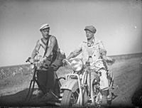 Кадр из фильма «Трактористы», (1939).