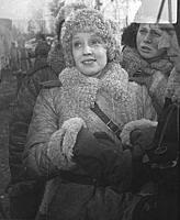 Кадр из фильма «В шесть часов вечера после войны»,