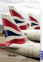 Пассажиры British Airways ожидают вылета в Хитроу
