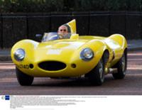 Автомобиль 'Jaguar D Type' на аукционе 'Coys'
