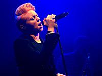 La Roux на концерте в Лондоне