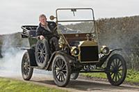 Продавец винтажных машин Ford Model T