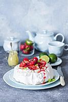 Pavlova with strawberries and lime