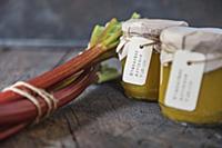 Rhubarb and apricot jam with vanilla in glasses