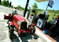 Легендарная Mille Miglia - гонка '1000 миль'. На з
