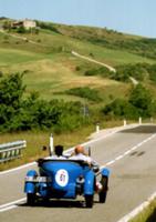 Легендарная Mille Miglia - гонка '1000 миль'. На т