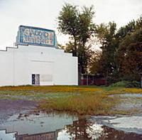 Фотографии улиц маленького городка под названием К