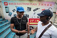 Фоторепортаж о жизни африканских иммигрантов в Кит