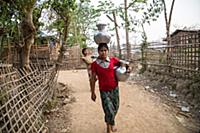 Myanmar / Mrauk U / 2014 / Burmese girls carrying 
