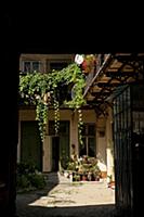 ROMANIA / Transylvania / Sibiu / Courtyard  

© 