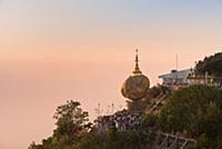 MYANMAR / Mon State / 2015 / Evening mood at Kyaik