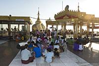 MYANMAR / Mon State / 2015 / Believers waiting for