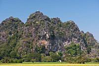 MYANMAR / Kayin State / Hpa-an / Saddar Cave is in