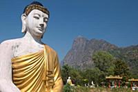 MYANMAR / Kayin State / Hpa-an / Lumbini Park with